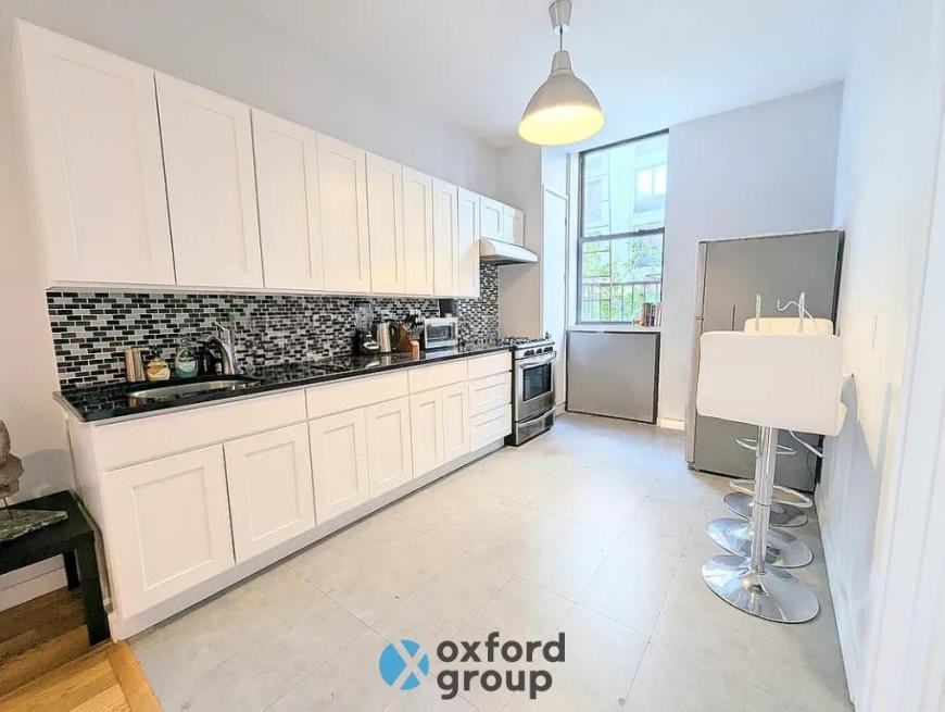 795 Flushing Ave - Photo 4 of 8