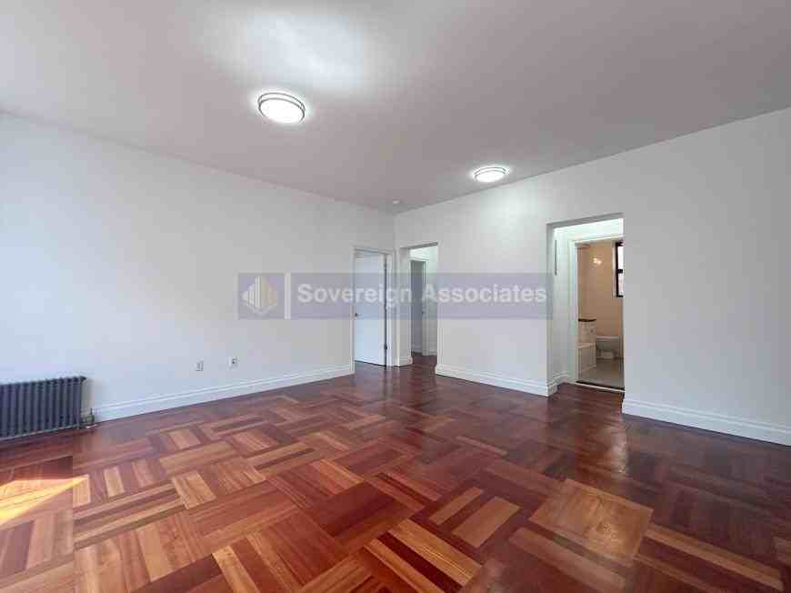 601 W 137th St - Photo 4 of 10