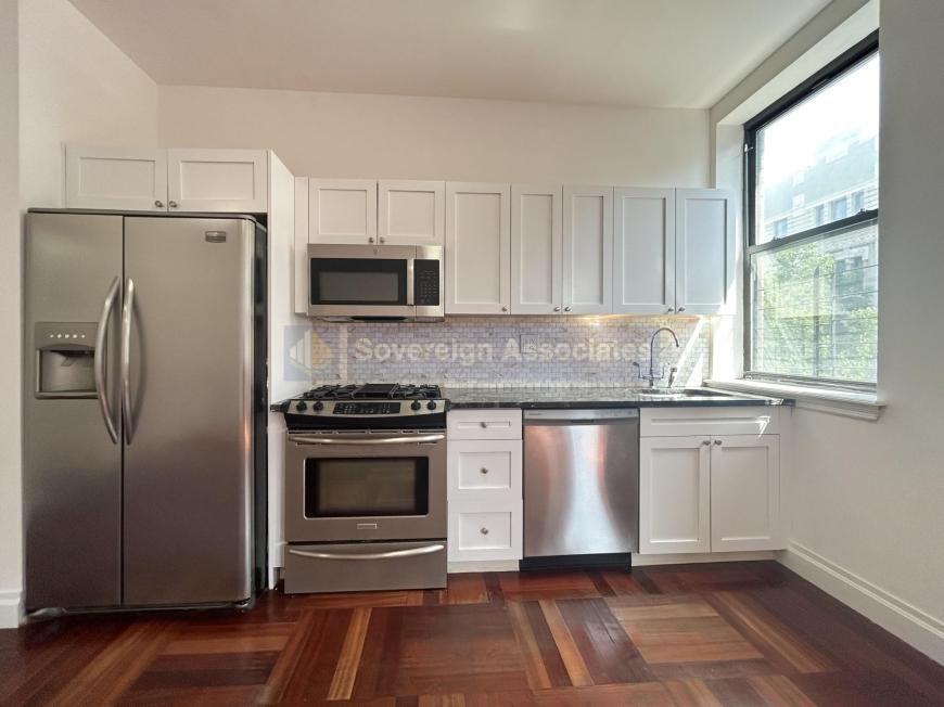 601 W 137th St - Photo 5 of 10