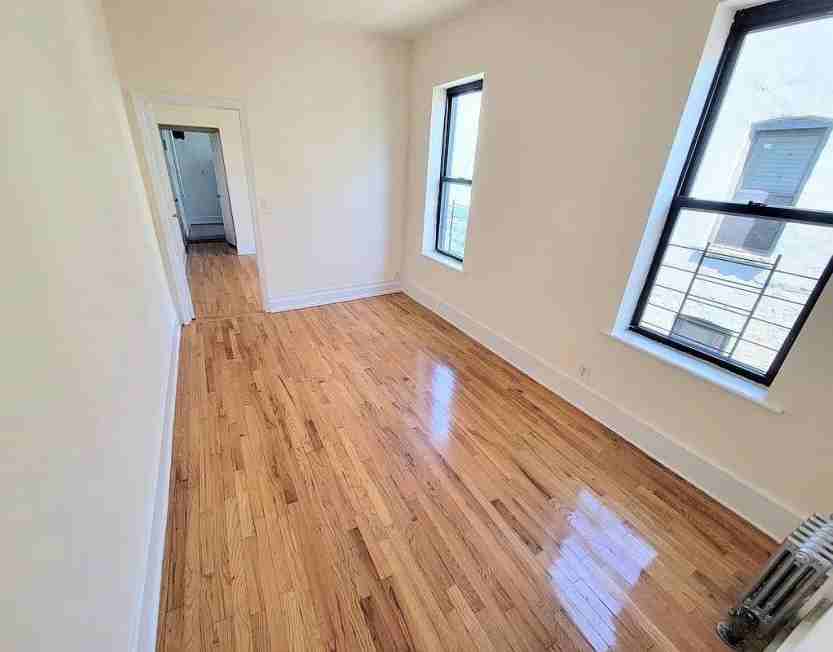 128 Sherman Ave - Photo 4 of 6