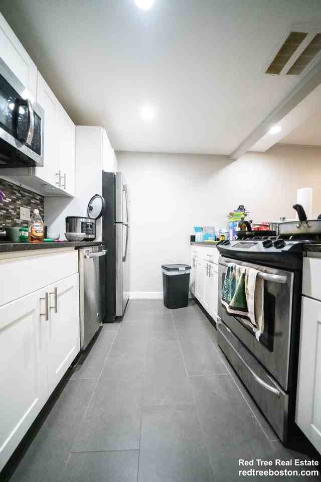 189 Saint Botolph St #1 - Photo 4 of 23