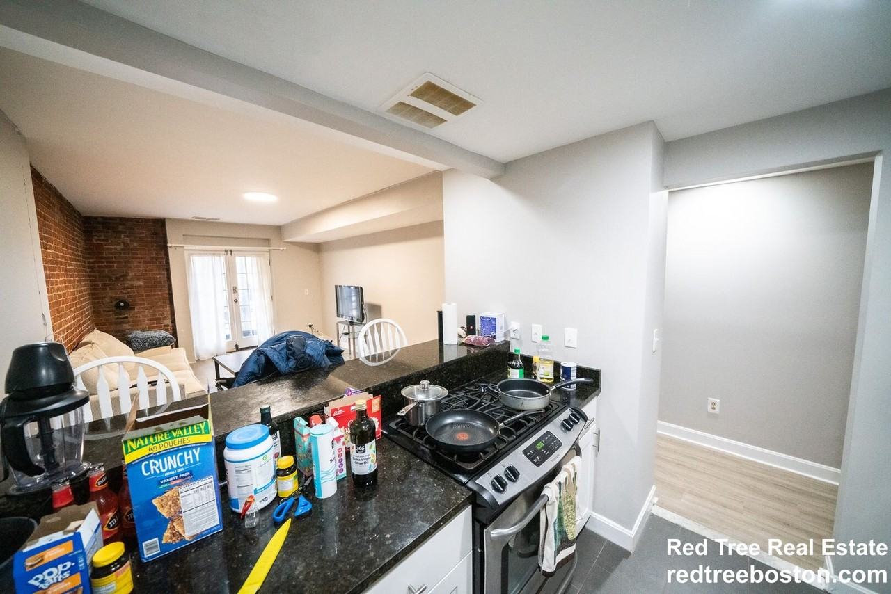 189 Saint Botolph St #1 - Photo 6 of 23