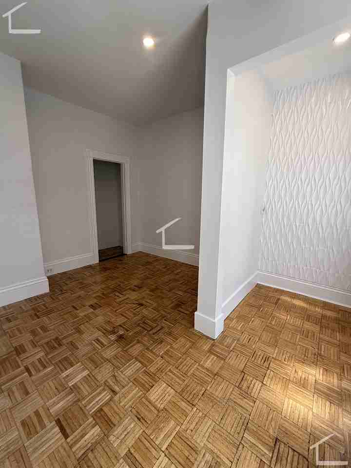 8 Greylock Rd #3 - Photo 2 of 7