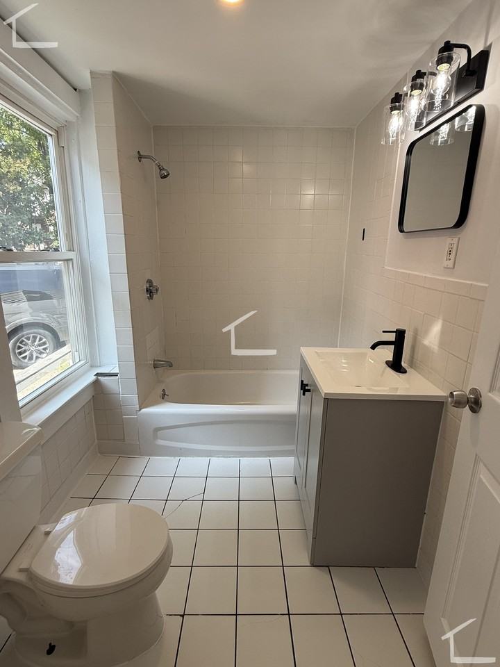 8 Greylock Rd #3 - Photo 3 of 7