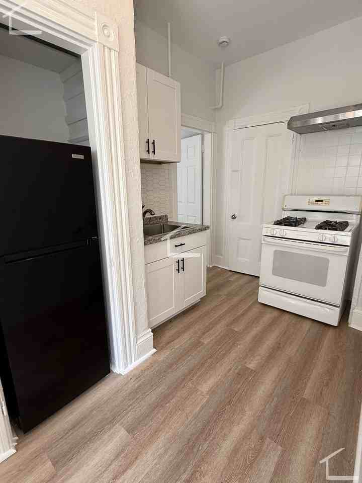 8 Greylock Rd #3 - Photo 5 of 7