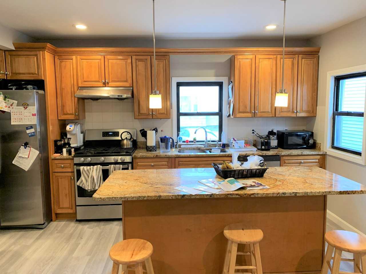 117 Glenville Ave - Photo 5 of 16