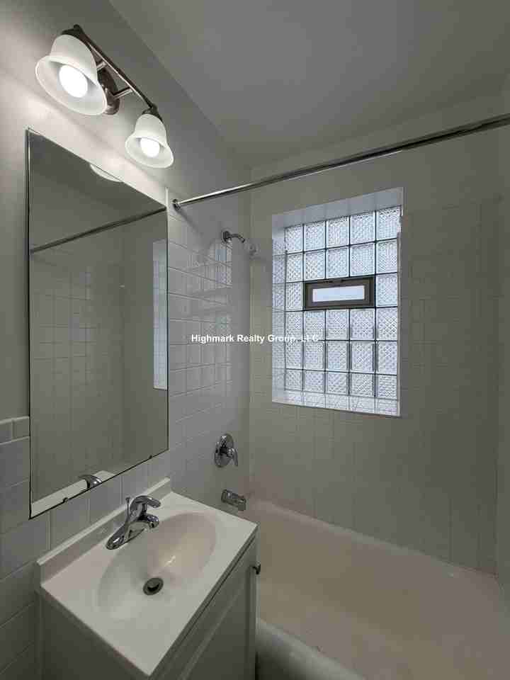 4031 N Kenmore Ave #412A - Photo 7 of 8