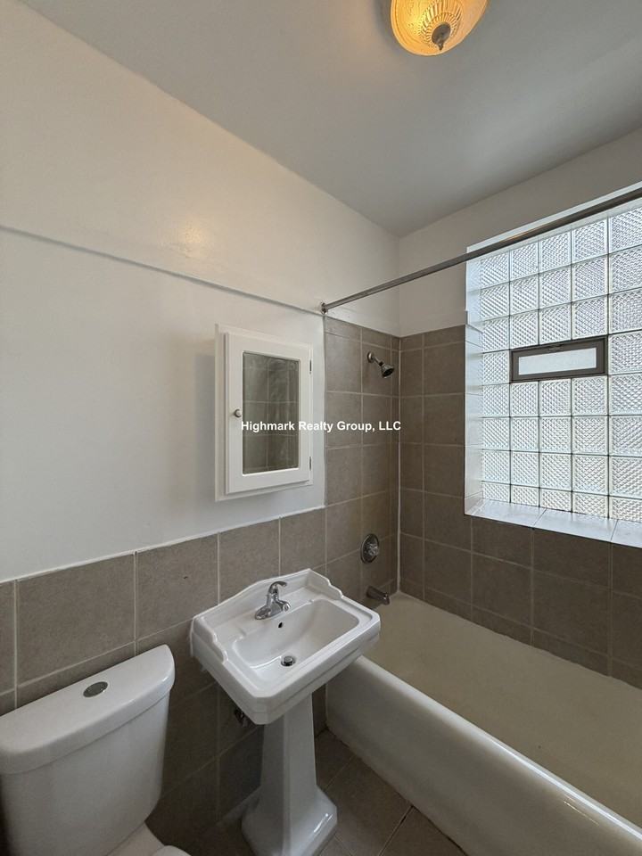 7507 N Greenview Ave #3N - Photo 7 of 12
