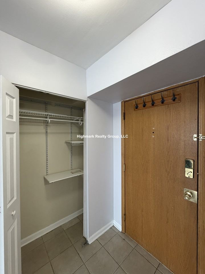 4180 N Marine Dr #1006 - Photo 7 of 14