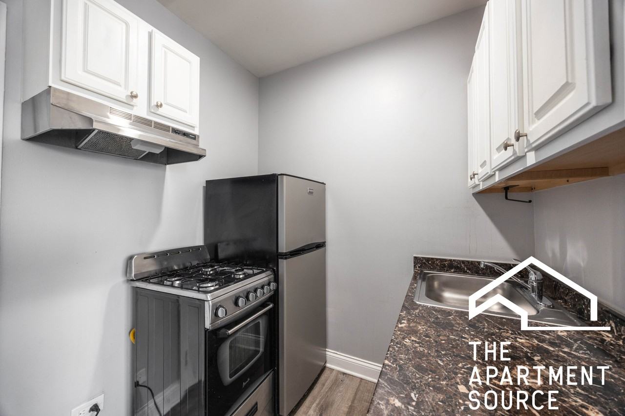 4031 N Kenmore Ave #412 - Photo 2 of 9