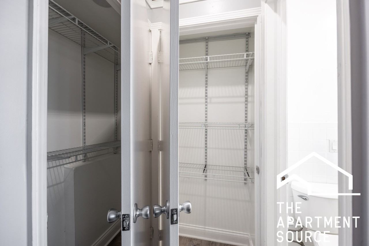 4031 N Kenmore Ave #412 - Photo 7 of 9