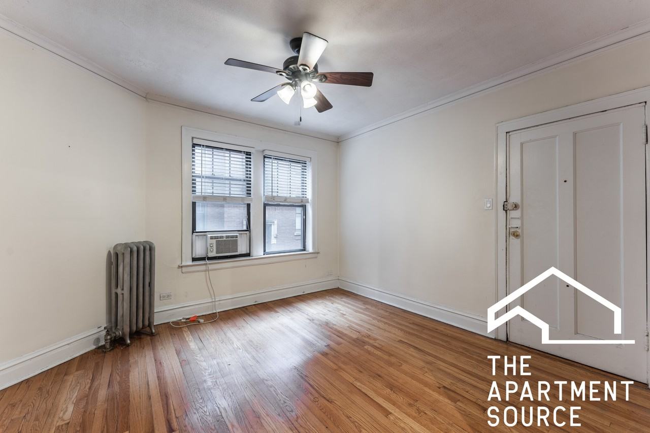 4723 N Leavitt St #2 - Photo 4 of 11