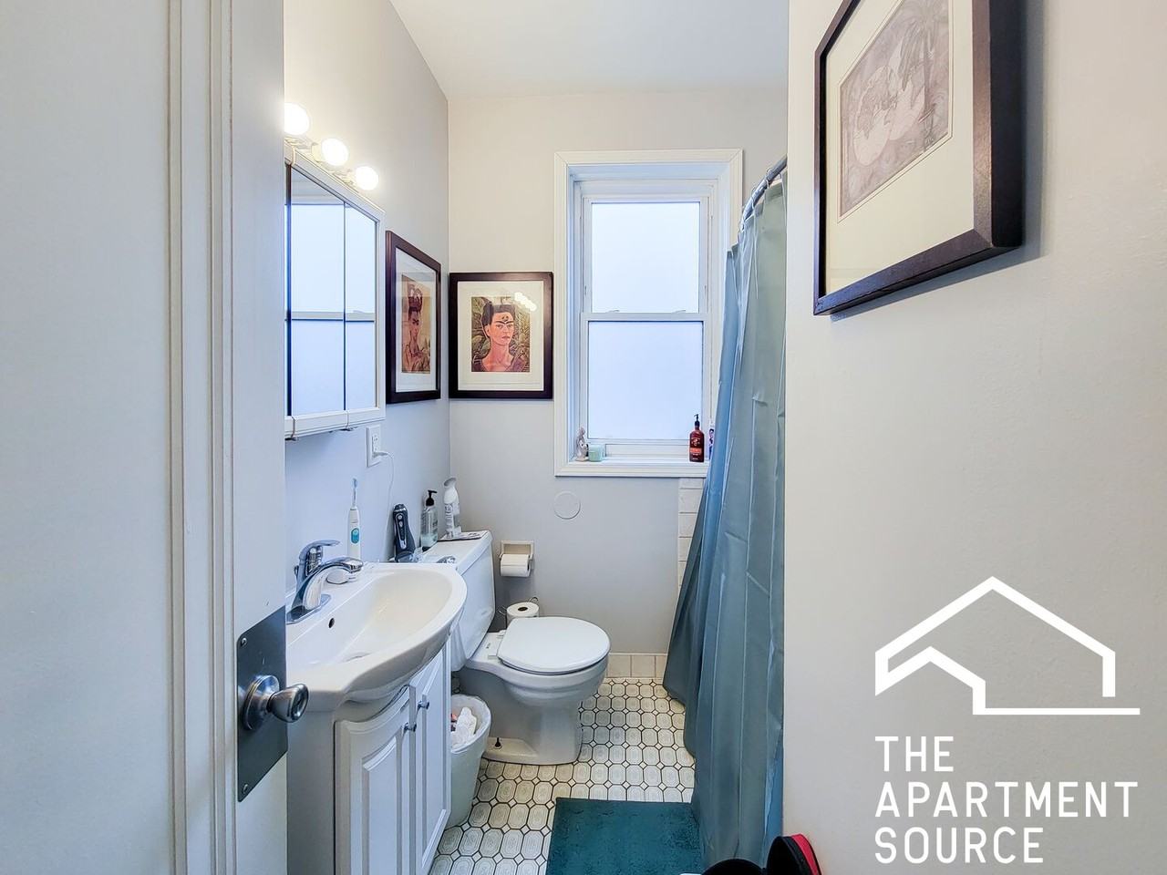 3712 N Sheffield Ave #204 - Photo 4 of 9