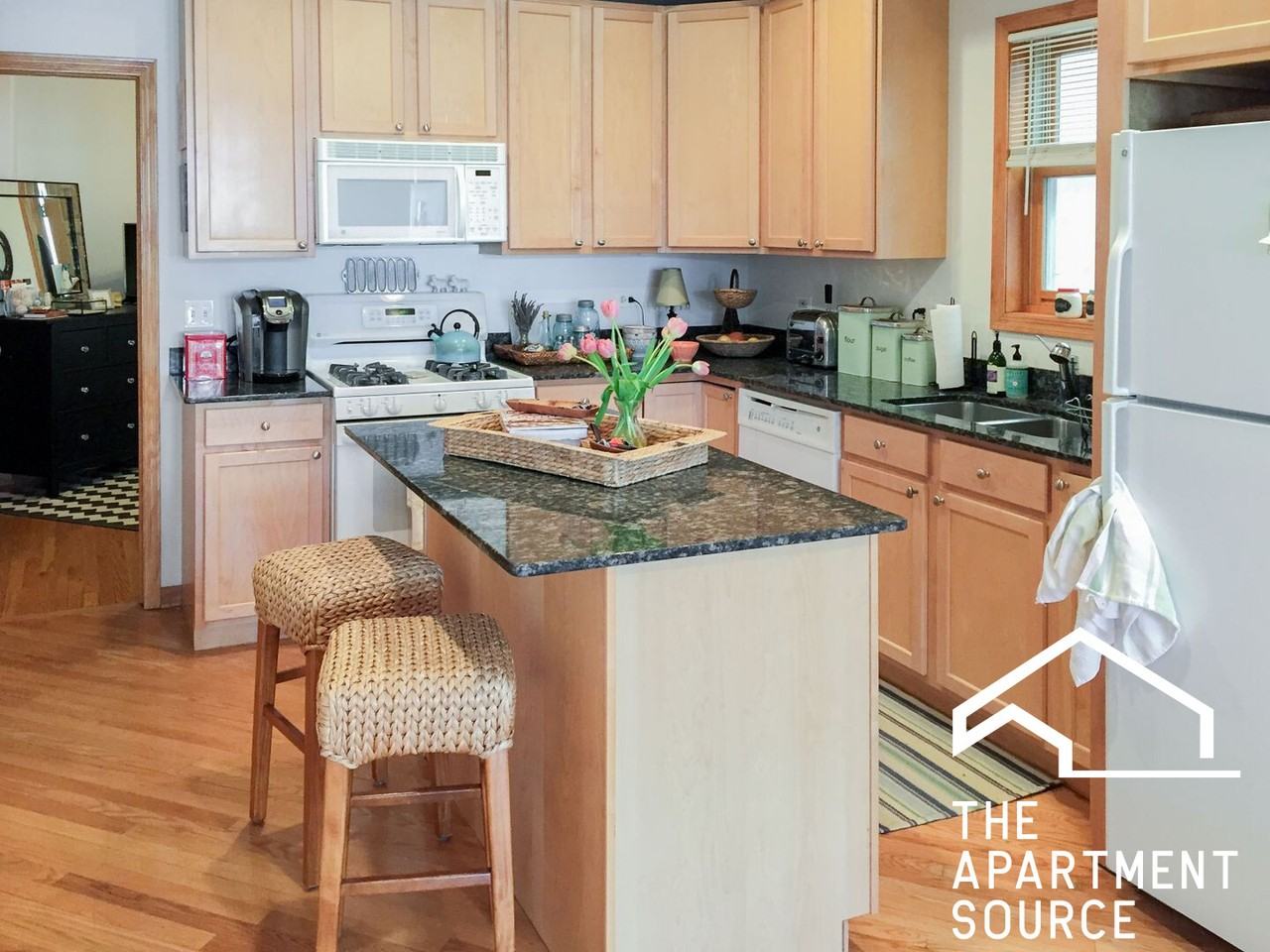 1319 W Belmont Ave #2 - Photo 2 of 9