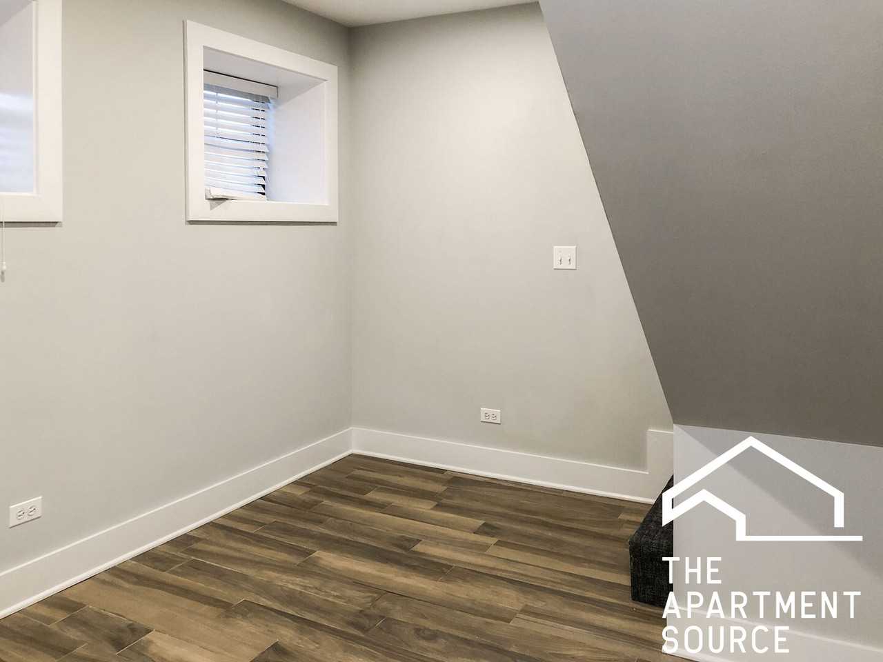 1946 W Nelson St #1W - Photo 4 of 11