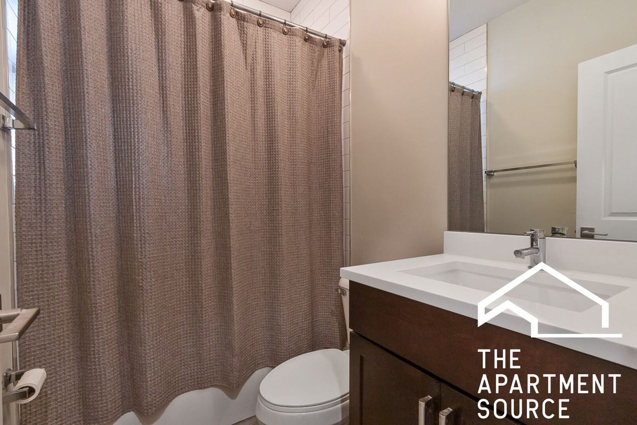 1946 W Nelson St #1W - Photo 5 of 11