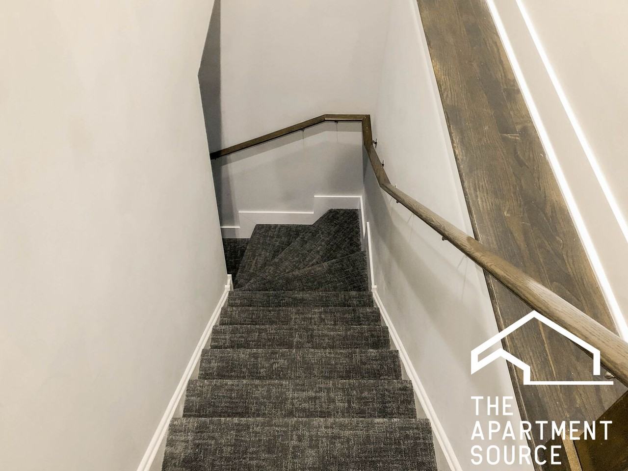 1946 W Nelson St #1W - Photo 7 of 11