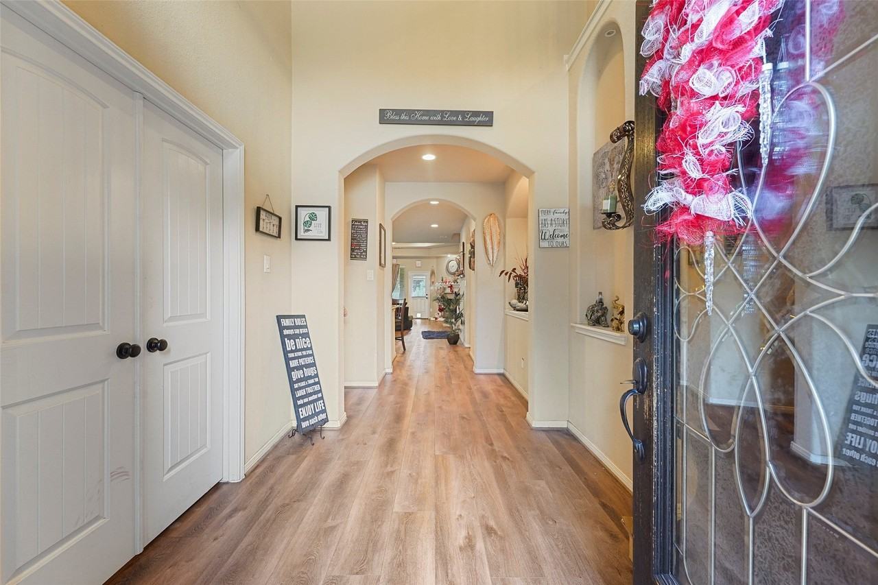 111 Quail Meadow Dr - Photo 2 of 11