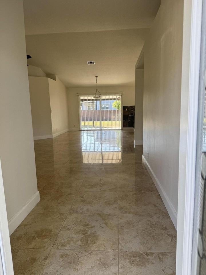 3770 Sw Darwin Blvd - Photo 2 of 10