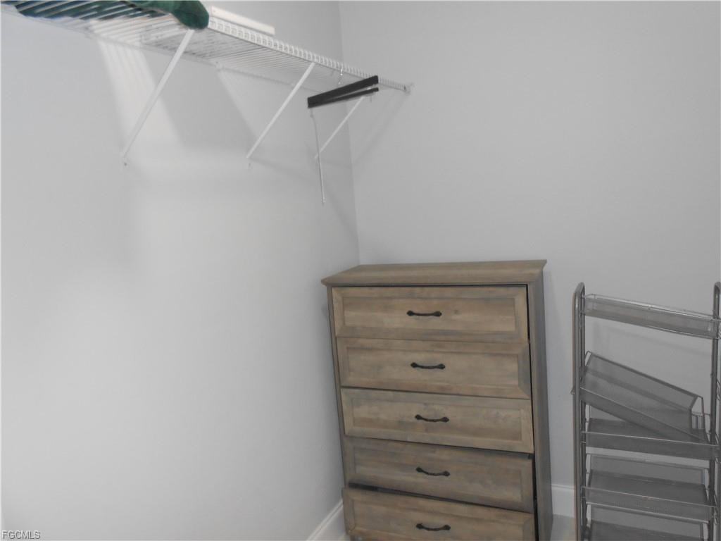 636 Eisenhower Blvd - Photo 2 of 24