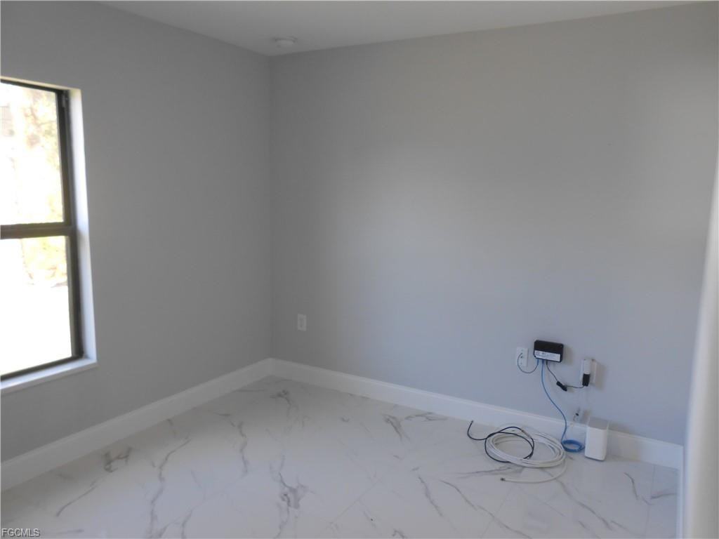 636 Eisenhower Blvd - Photo 6 of 24