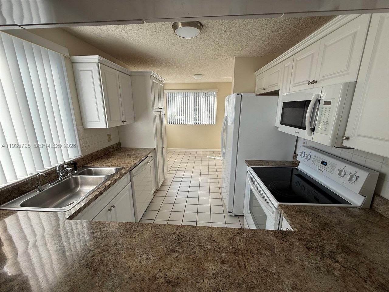 10426 E Clairmont Cir ##212 - Photo 6 of 35