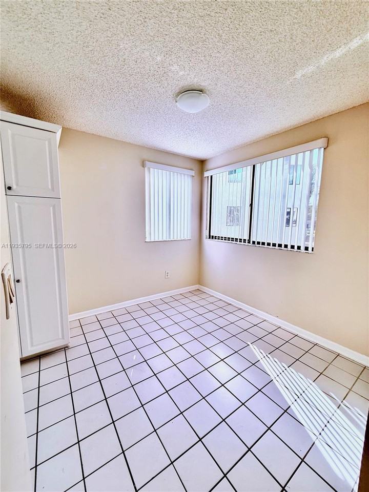 10426 E Clairmont Cir ##212 - Photo 7 of 35