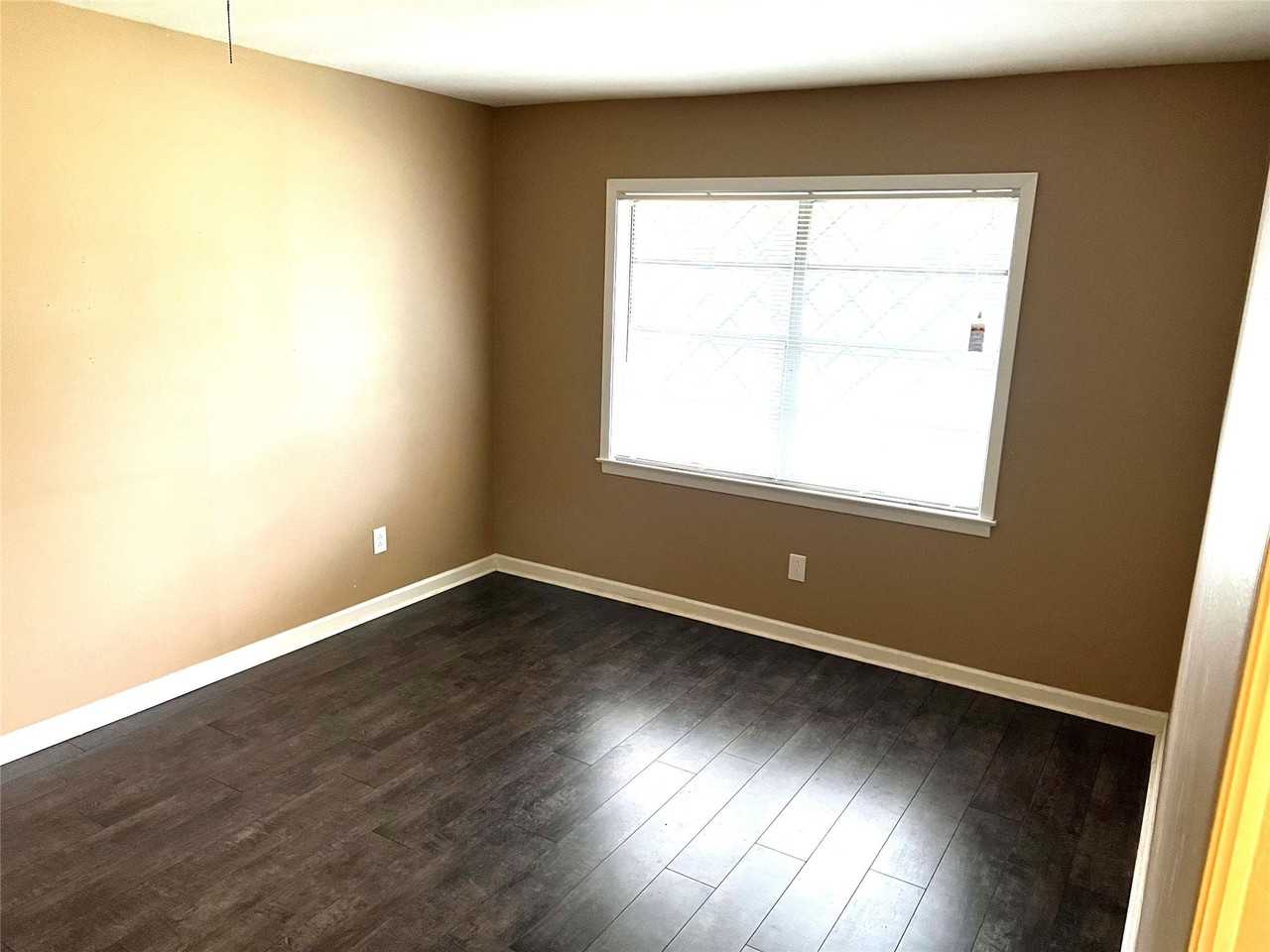 514 W Sunnyside St - Photo 5 of 8
