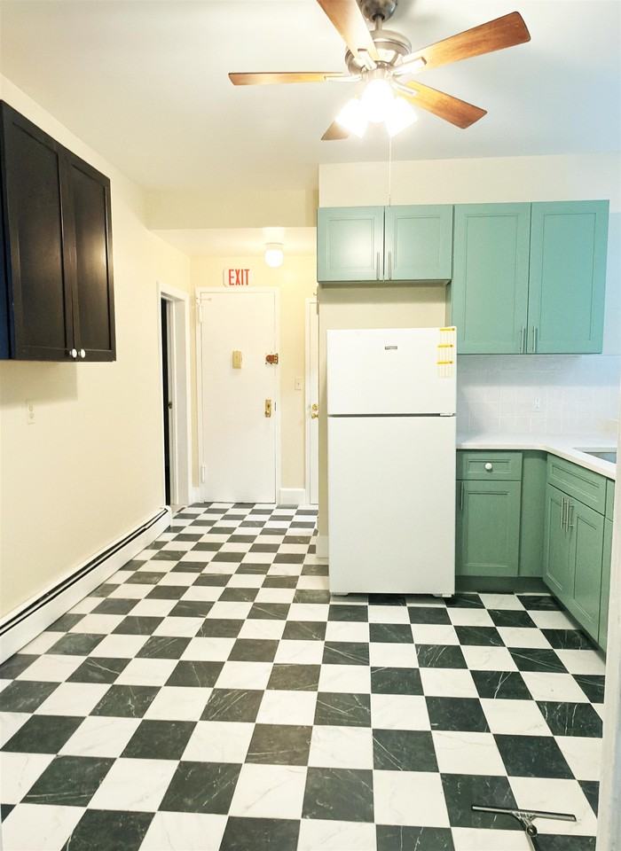 622 Park Ave ##1a - Photo 5 of 13