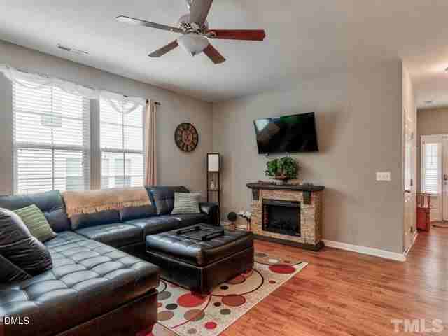 1442 Chatuga Way - Photo 4 of 20