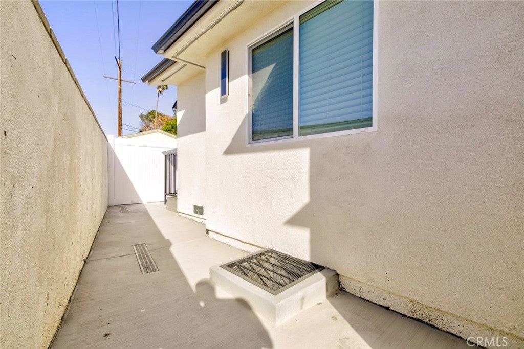 13325 Strathern St - Photo 4 of 18