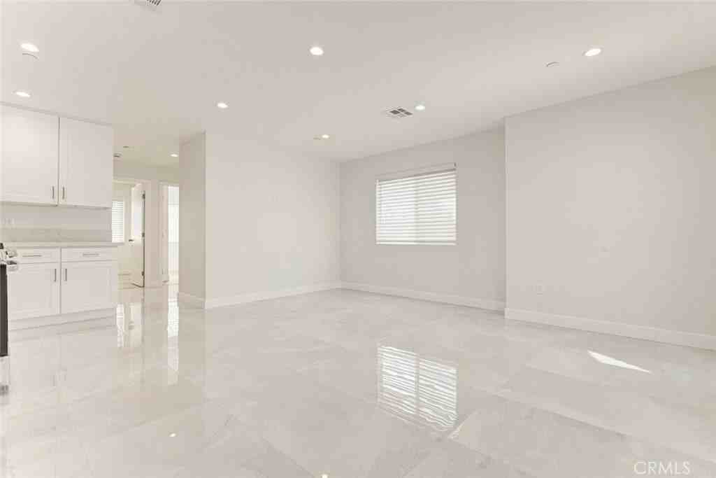 13325 Strathern St - Photo 7 of 18