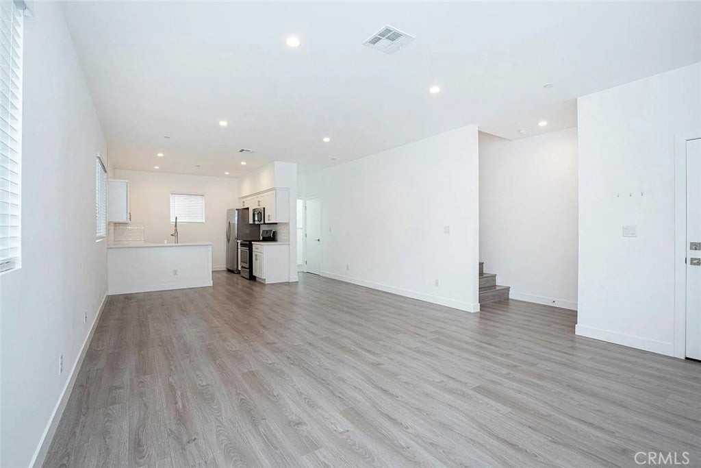 5026 Cleon Ave - Photo 7 of 21