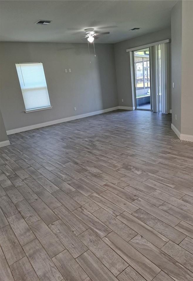 20627 Majestic St - Photo 2 of 15