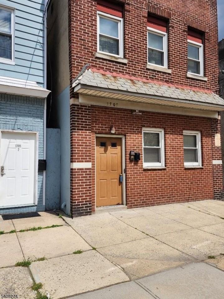 1707 S Wood Ave - Photo 3 of 18