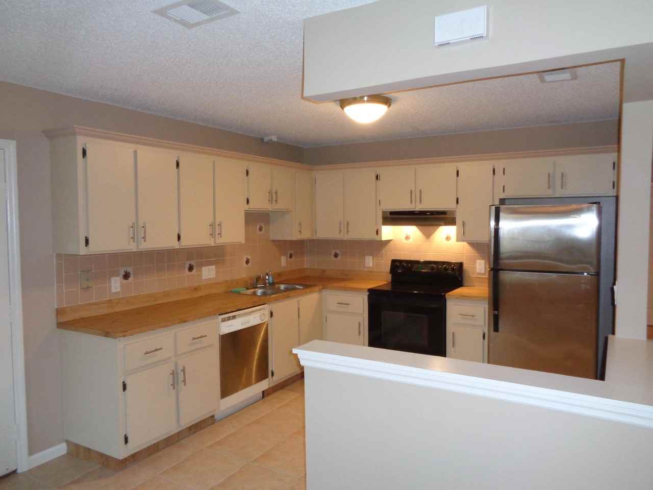 712 Nw Avens St - Photo 2 of 22