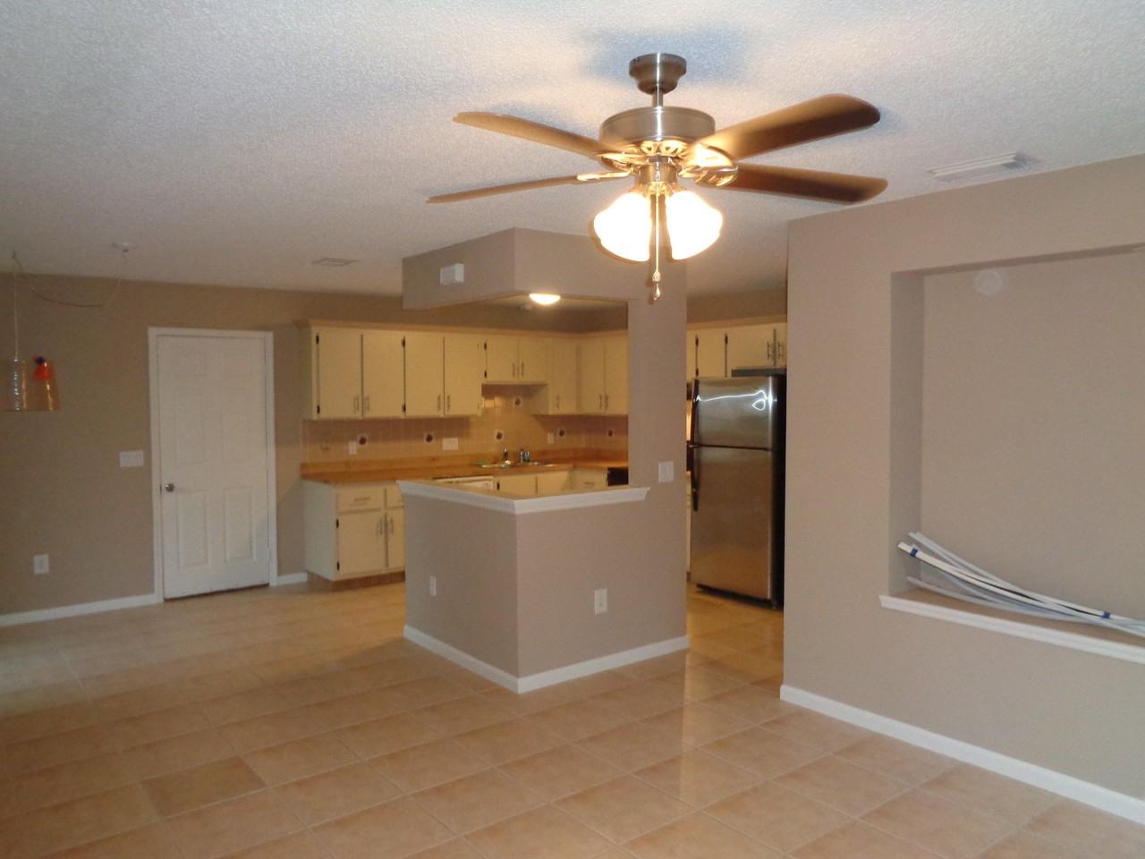 712 Nw Avens St - Photo 3 of 22