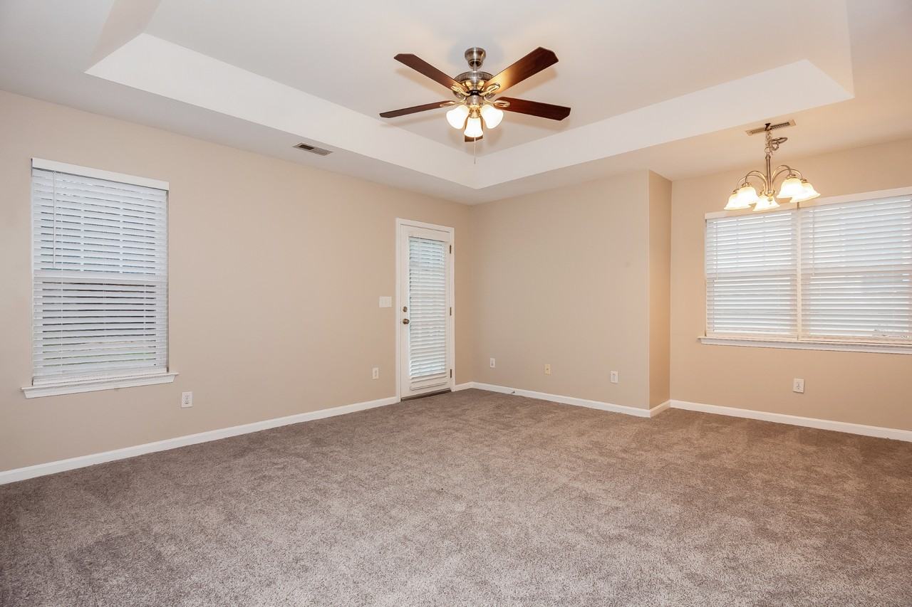 3827 Bullard St - Photo 4 of 16