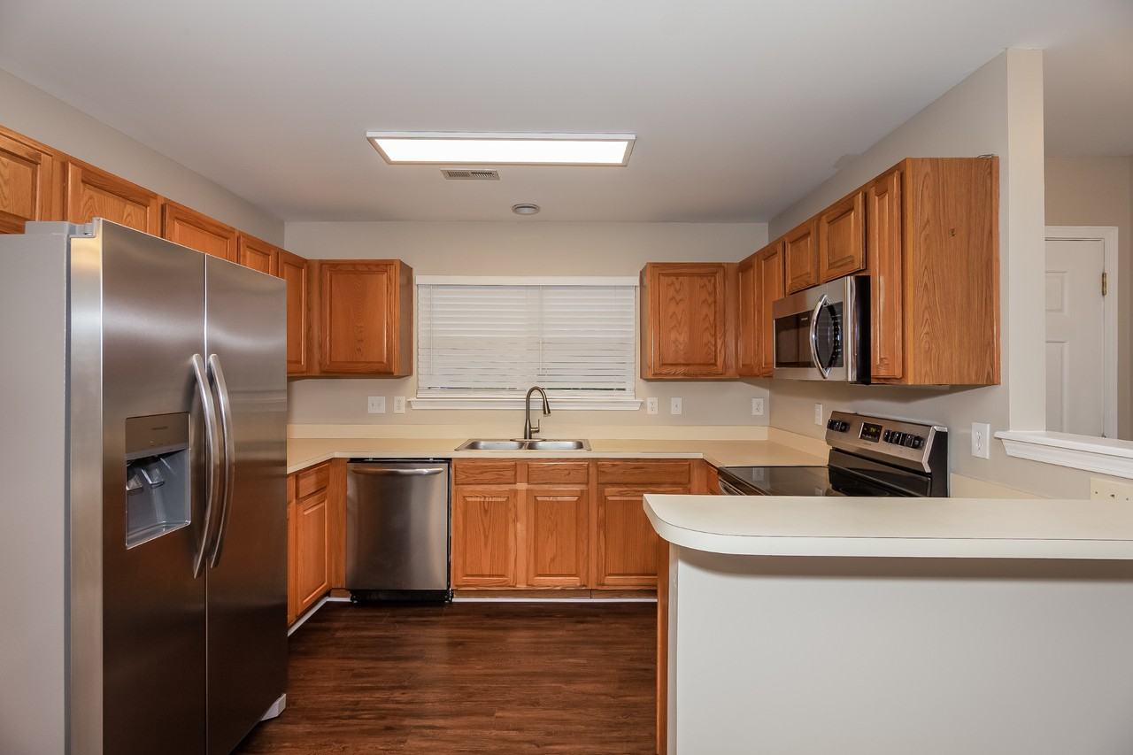 3827 Bullard St - Photo 7 of 16