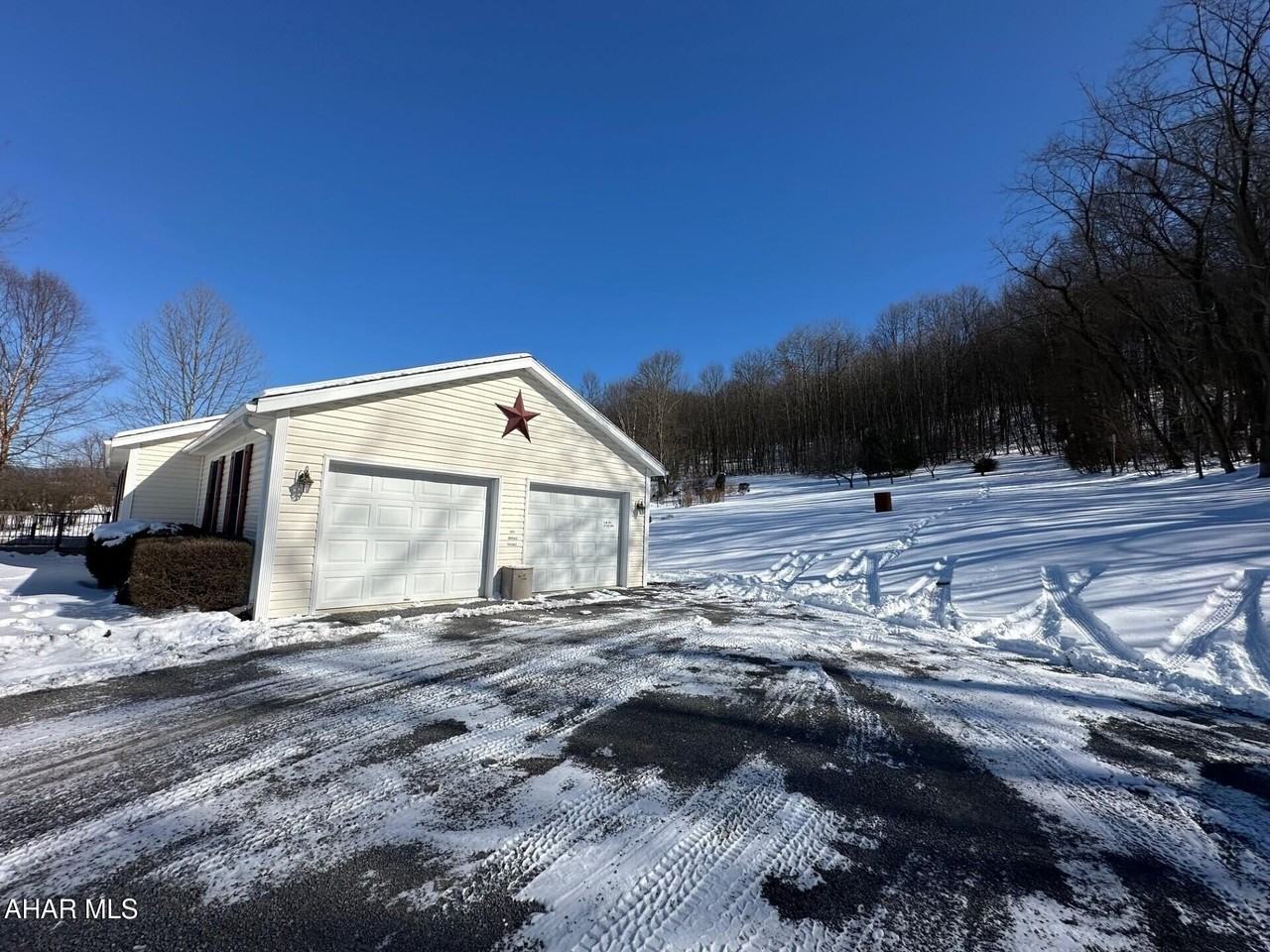 1210 Imlertown Rd - Photo 2 of 15