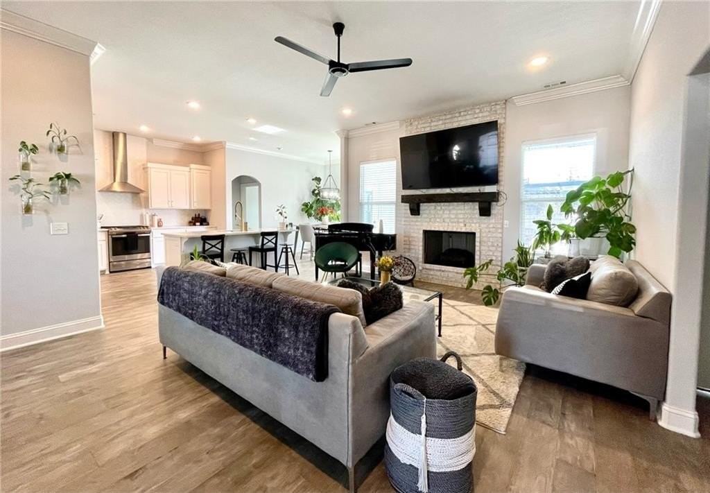 2014 W Chandler Ave - Photo 3 of 47