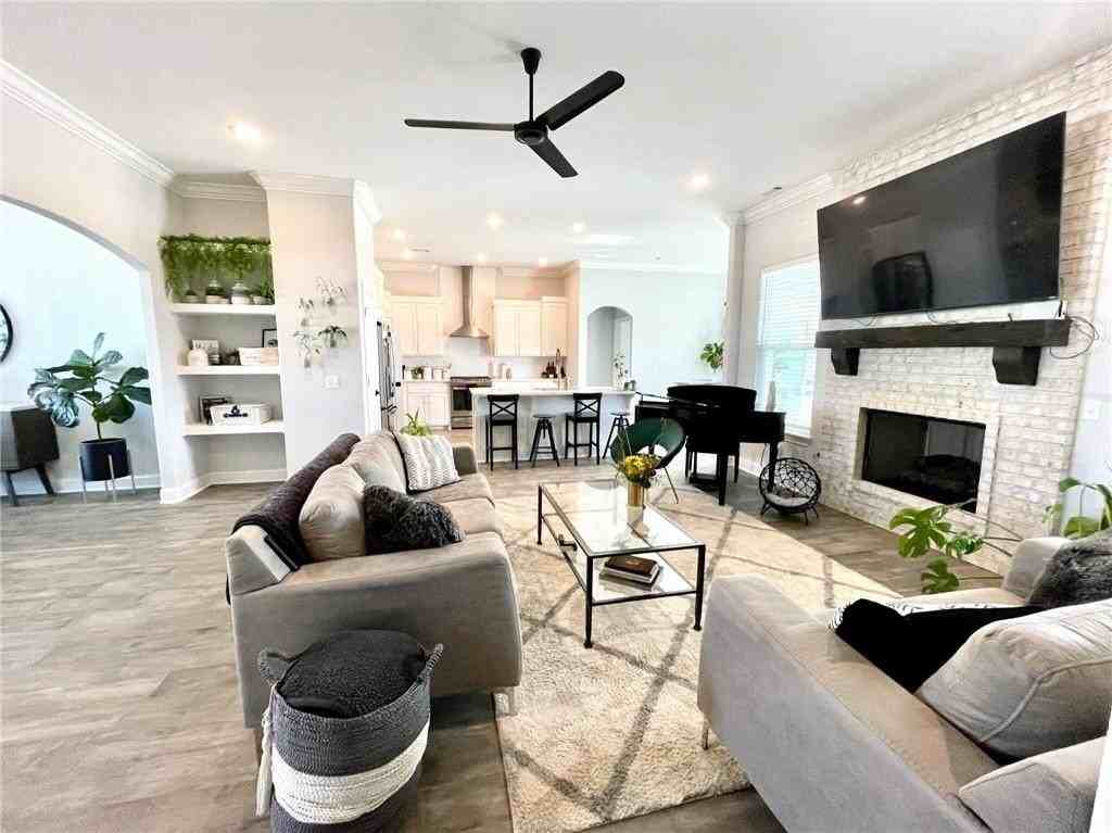 2014 W Chandler Ave - Photo 4 of 47