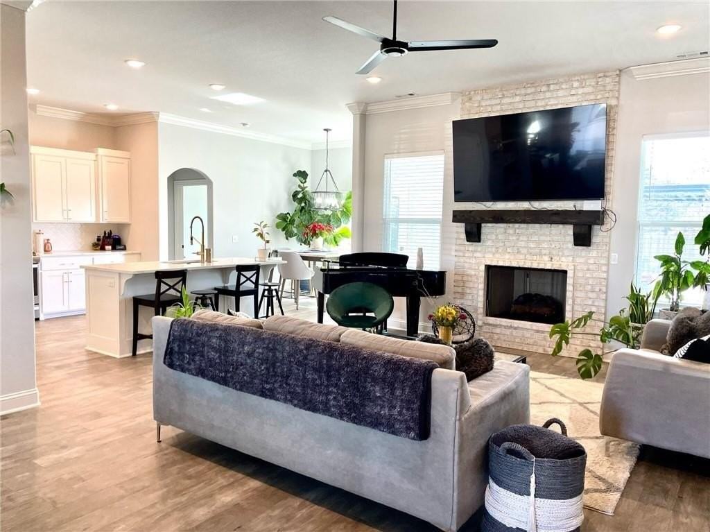 2014 W Chandler Ave - Photo 5 of 47