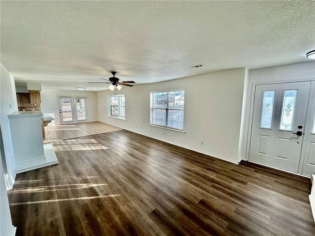 1242 Sw Elm Tree Rd - Photo 4 of 32