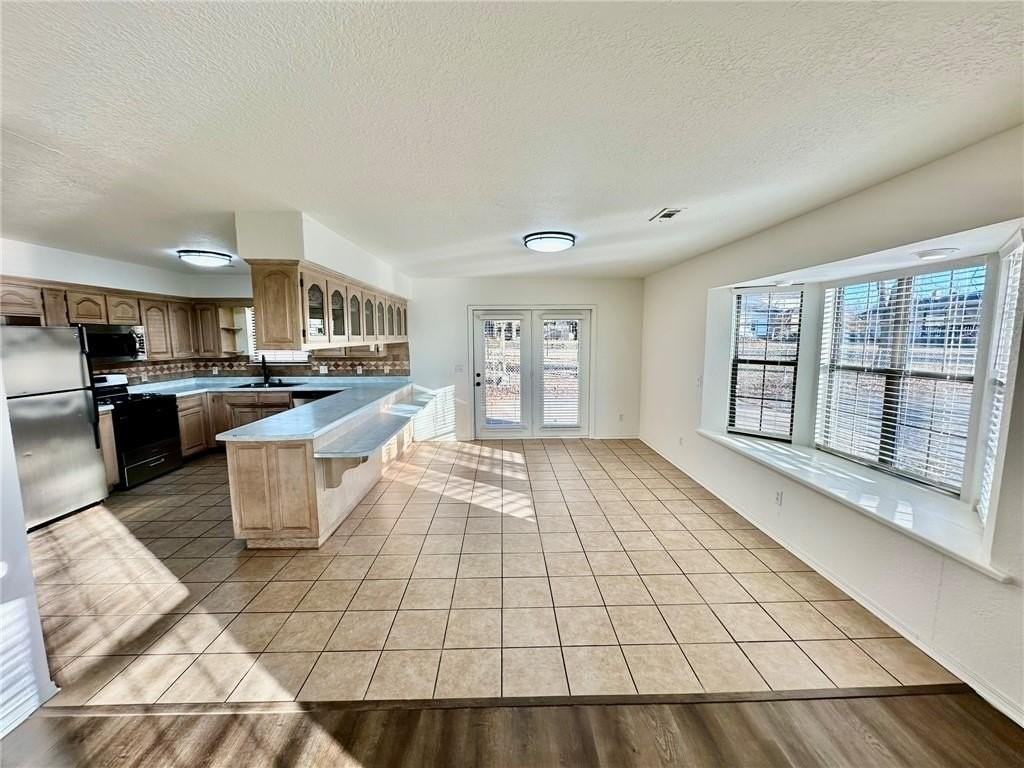 1242 Sw Elm Tree Rd - Photo 6 of 32