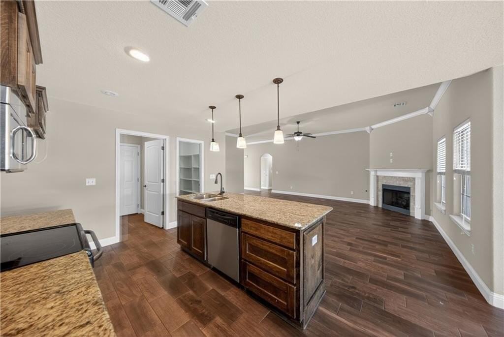 1241 Kensington Dr - Photo 7 of 26