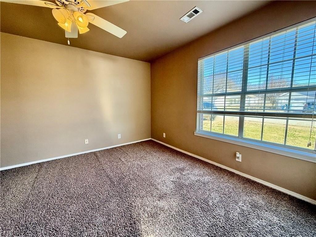 29 Cheryl Cir - Photo 4 of 17