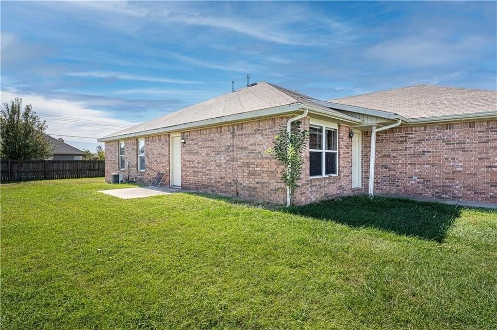 414 E Southern Trace Dr - Photo 2 of 26