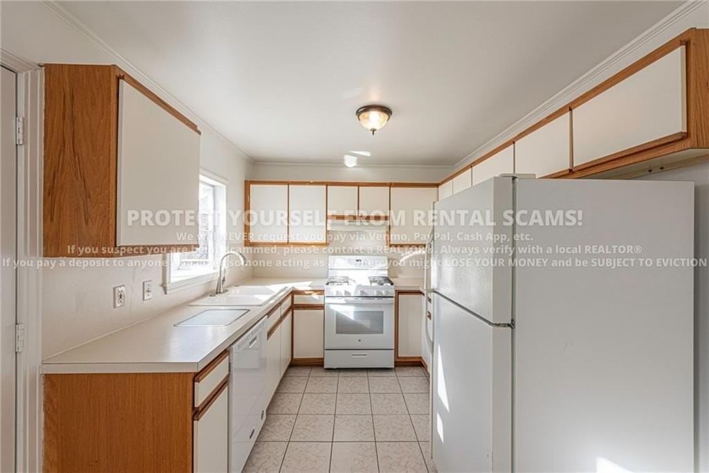 143 E Cleburn St - Photo 5 of 14