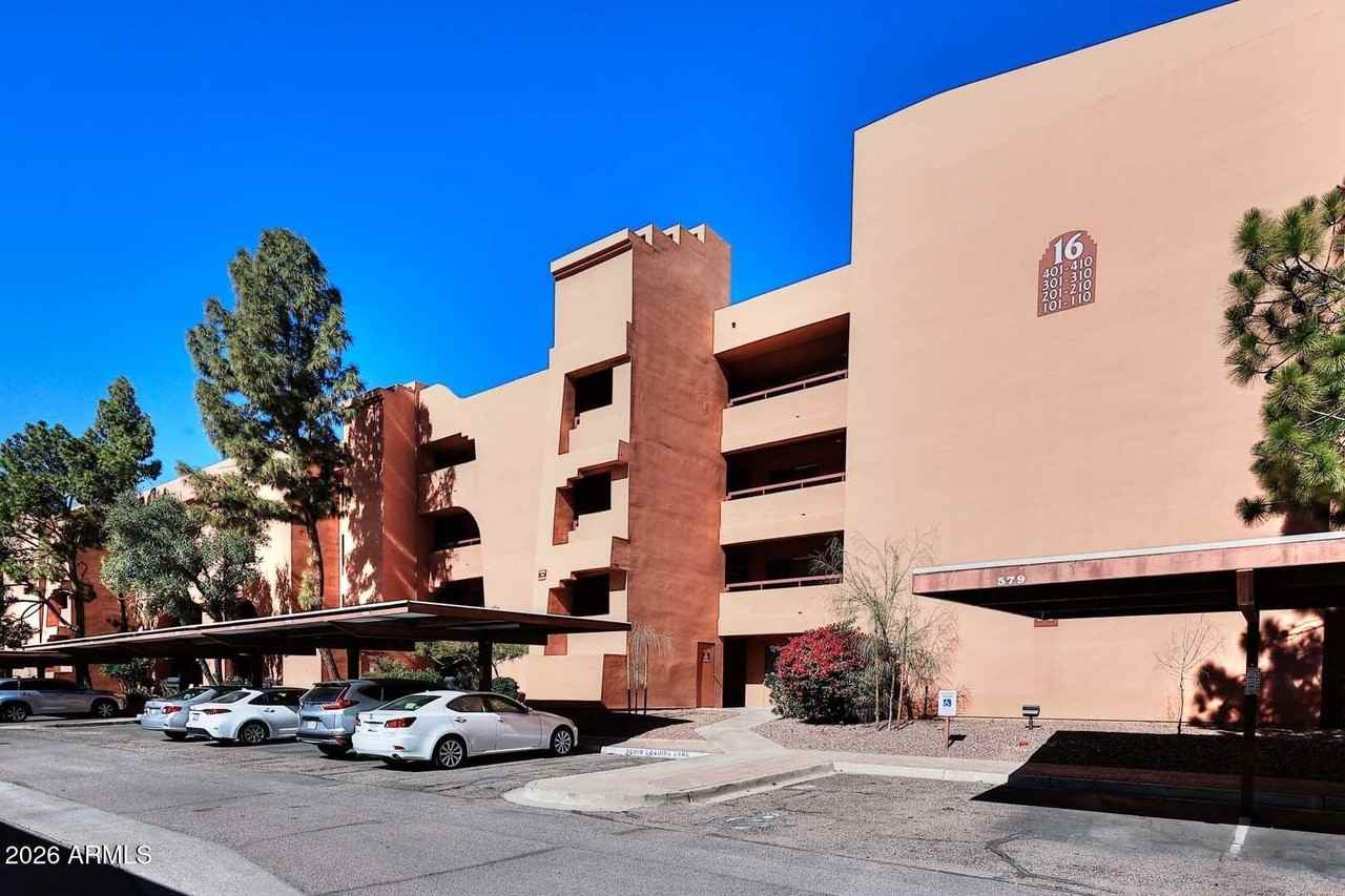 12212 N Paradise Village Pkwy S Apt 302 #302 - Photo 2 of 50